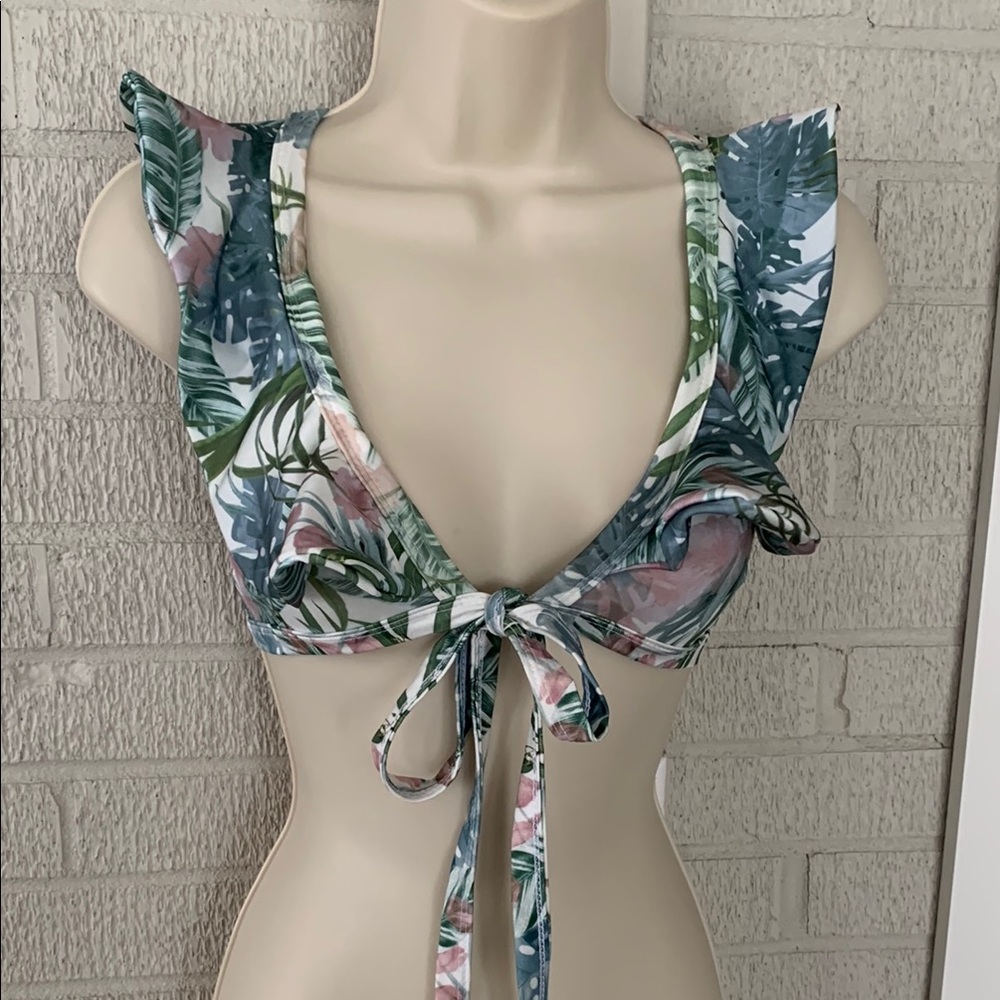 Pretty Little Thing Women's Size 4 Tropical Tie Front Ruffle Swim Bikini Top GUC